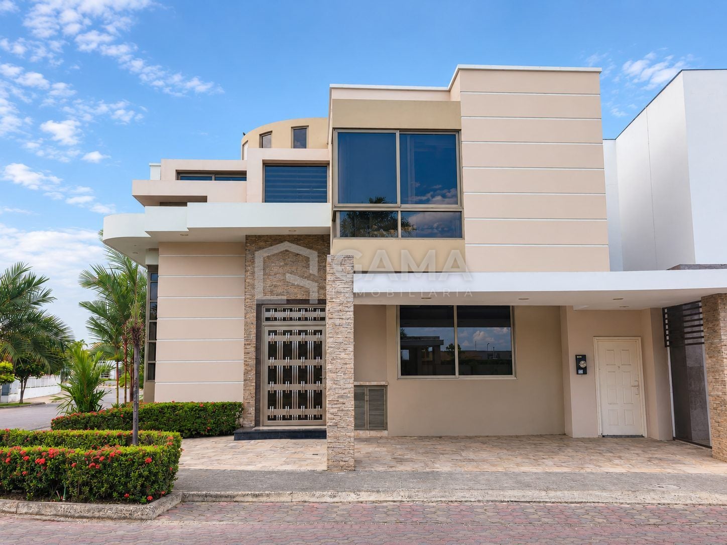 Casa moderna en venta en Urbanización Ciudad del Sol, Machala